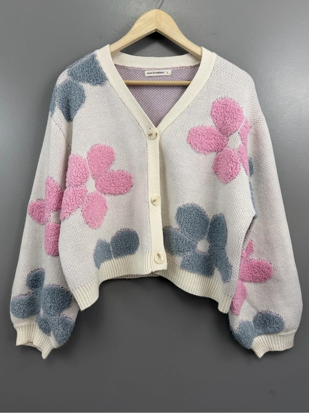 Moon & Madison Cardigan Oversized Button Up Cropped Fuzzy Floral Size Large - Picture 2 of 13